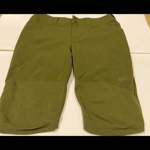 Rei size 10 green track shorts